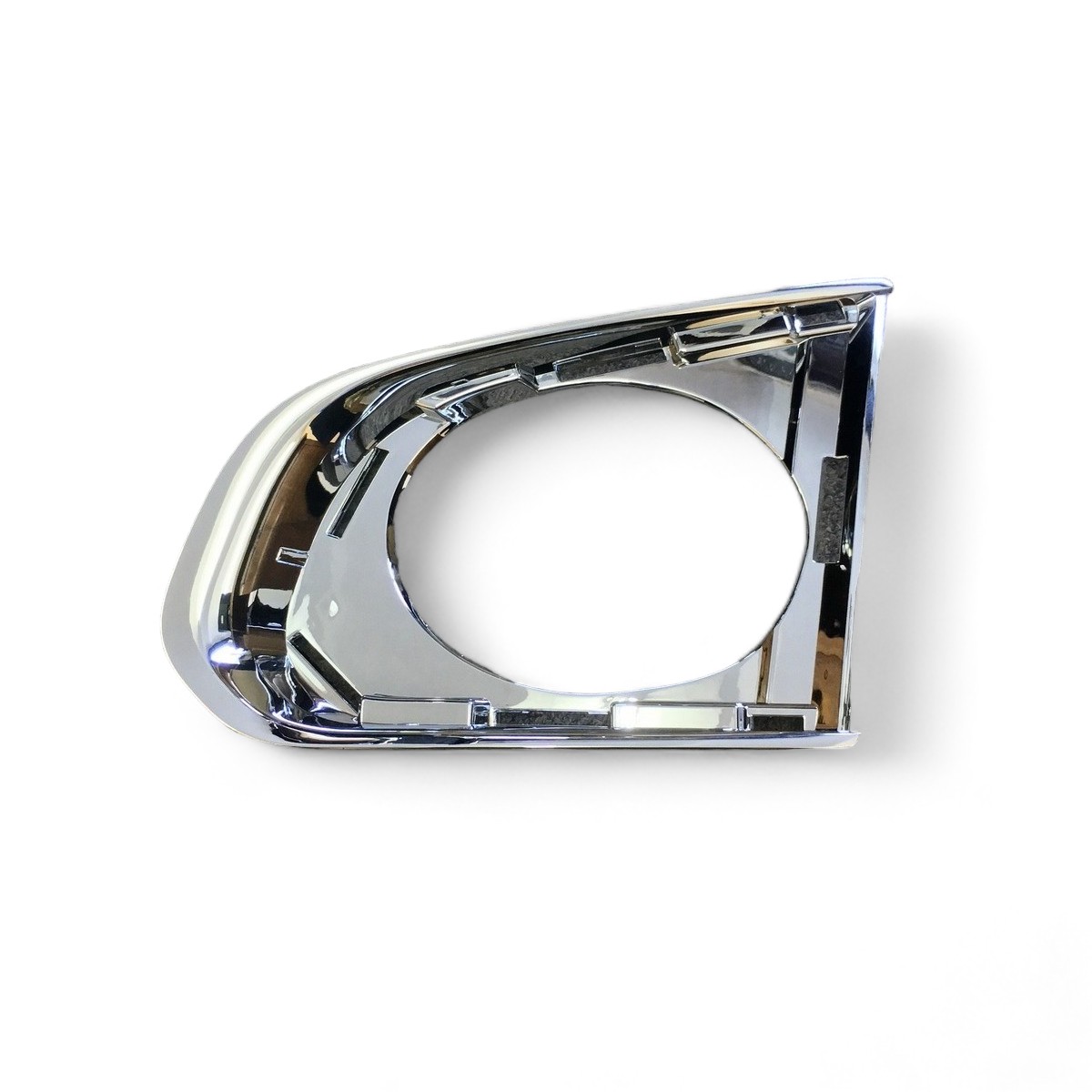 95015921.jpg Moldura Interior Faro Caminero Izq. Tracker 13/ - Imagen 1