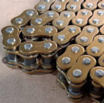 Cadena Kmc 428h X 134 Oro , P/ Moto. Koro - Imagen 3