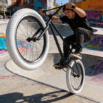 Combo De 2 Cubiertas Ponely Bmx 20x2.125 Blancas + 2 Cámaras - Imagen 7